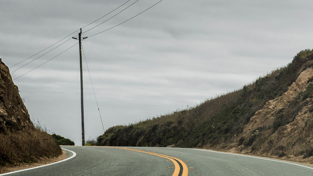 Установка межевых знаков границ земельного участка под автомобильной дорогой в Омской области